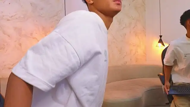 Valentino Thompson online show from 5, 11, 2025