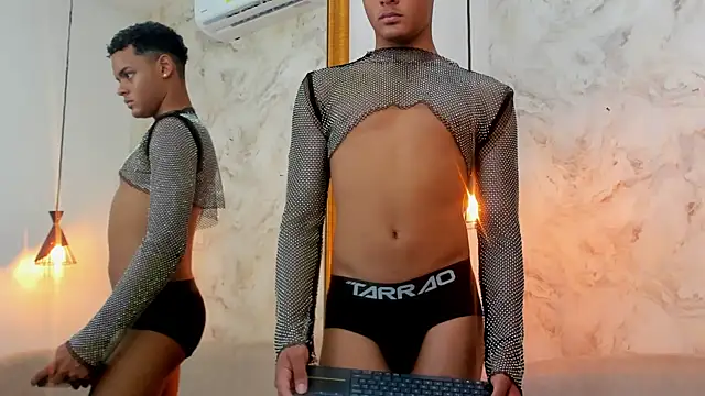 Valentino Thompson online show from 8, 11, 2025