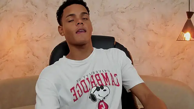 Valentino Thompson online show from 10, 11, 2025