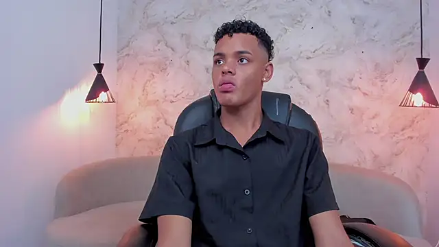 Valentino Thompson online show from 19, 11, 2025