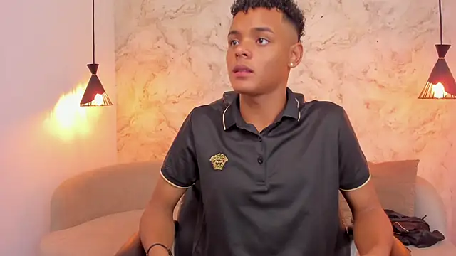 Valentino Thompson online show from 20, 11, 2025