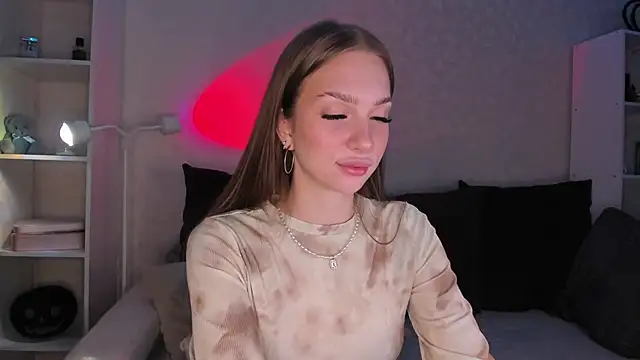 AliceLababy  online show from 5, 11, 2025