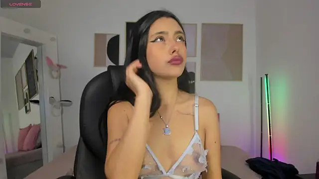 Snapshot of nahomi_kiss20 chatting on 12, 9, 2025 nahomi kiss20 online show from 12, 9, 2025