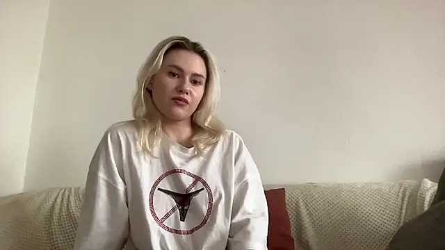 ElaraLuxxxe online show from 21, 10, 2025