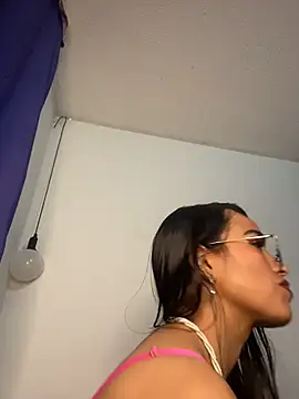 Mia ferrari 1 online show from 28, 9, 2025