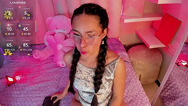 Annie  2 online show from 4, 12, 2025