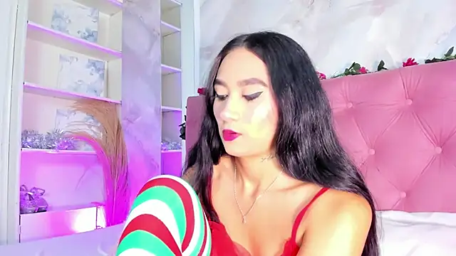 Nicolqueen  online show from 25, 11, 2025