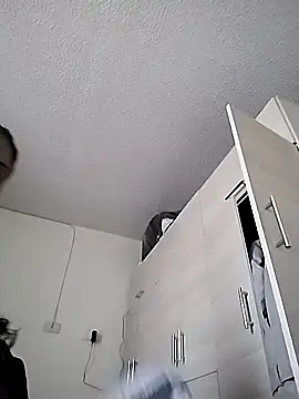 KittyHoleshot87 online show from 8, 10, 2025