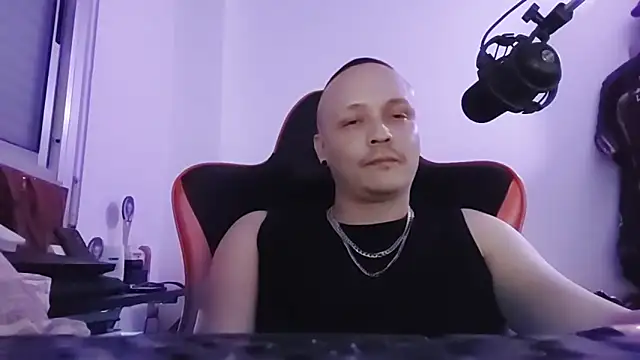 Snapshot of Aleix88Rider chatting on 11, 11, 2025 Aleix88Rider online show from 11, 11, 2025