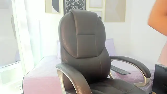 Snapshot of koraline_333 chatting on 17, 10, 2025 koraline 333 online show from 17, 10, 2025