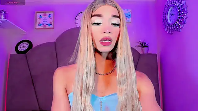 Nauthy girl online show from 9, 10, 2025