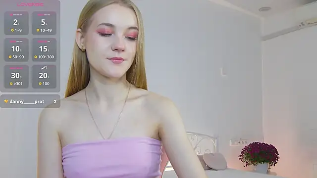 KumiKruz online show from 10, 11, 2025