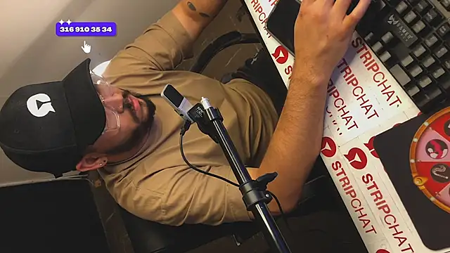 Snapshot of EstudioWCbogota chatting on 3, 12, 2025 EstudioWCbogota online show from 3, 12, 2025