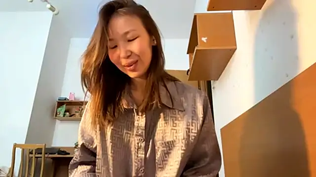 Miya nissa online show from 4, 10, 2025