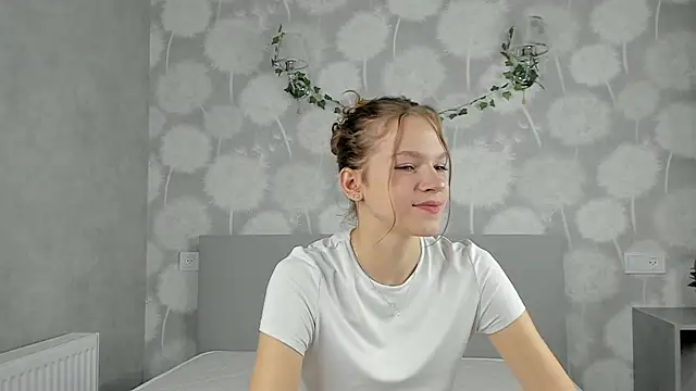 VelvetRisque online show from 18, 11, 2025