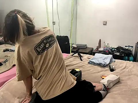 VickPicsVermillion online show from 3, 10, 2025