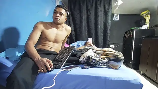 Snapshot of JoshuaMiller chatting on 19, 11, 2025 JoshuaMiller online show from 19, 11, 2025