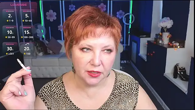 Snapshot of Kira_Kenett chatting on 10, 10, 2025 Kira Kenett online show from 10, 10, 2025