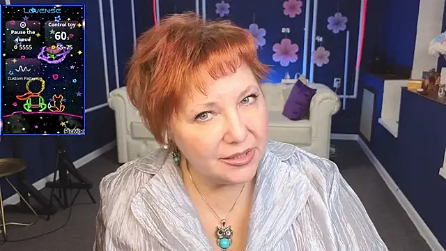 Snapshot of Kira_Kenett chatting on 12, 10, 2025 Kira Kenett online show from 12, 10, 2025