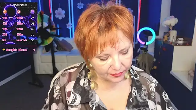 Snapshot of Kira_Kenett chatting on 27, 10, 2025 Kira Kenett online show from 27, 10, 2025