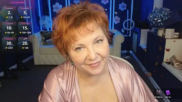 Snapshot of Kira_Kenett chatting on 9, 11, 2025 Kira Kenett online show from 9, 11, 2025