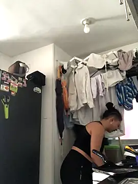 Paris 11 online show from 6, 11, 2025