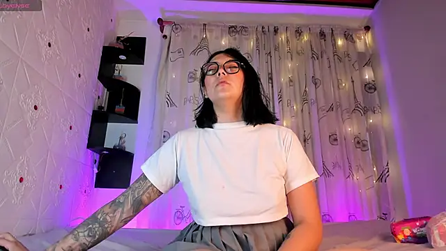 LolaXXXperience online show from 4, 2, 2026