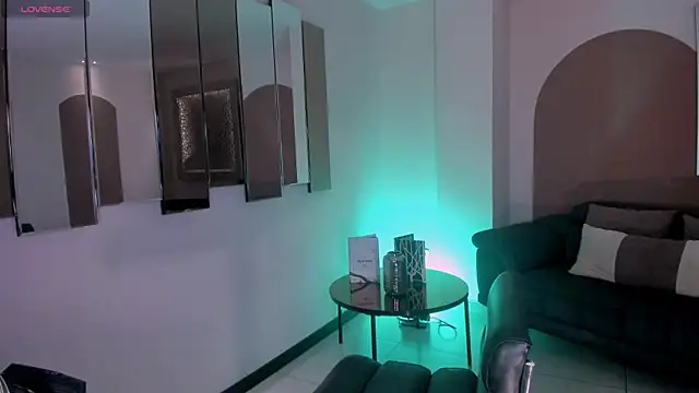 SussyBellX online show from 4, 12, 2025