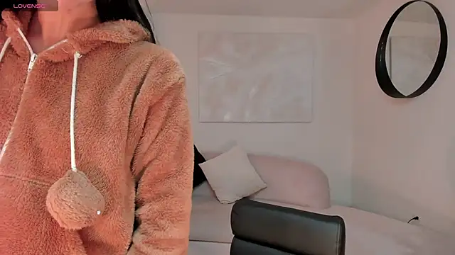 LaurentConnor online show from 9, 10, 2025