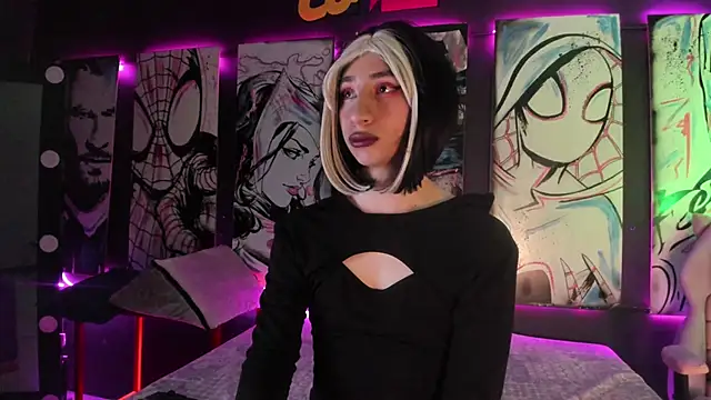 Charlottee slave online show from 26, 9, 2025