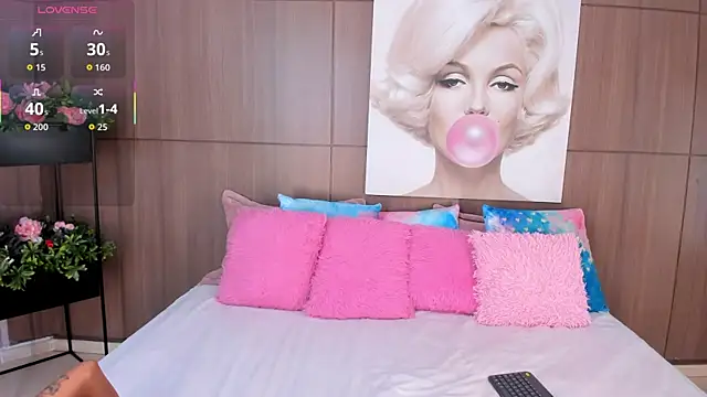 Snapshot of ImaniOkoye chatting on 15, 11, 2025 ImaniOkoye online show from 15, 11, 2025