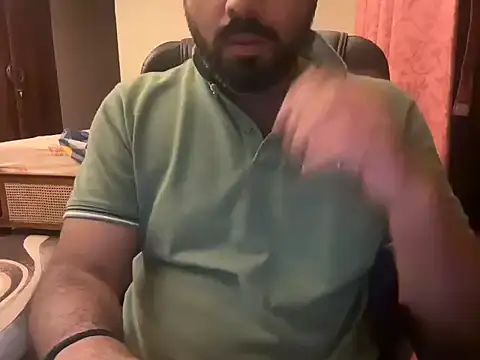 Snapshot of BobgaBonga chatting on 7, 11, 2025 BobgaBonga online show from 7, 11, 2025