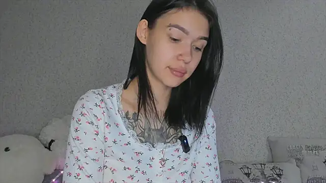 ArianaWalker77 online show from 28, 9, 2025