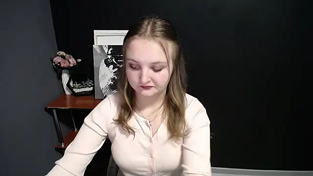 Mystic nikole online show from 7, 10, 2025