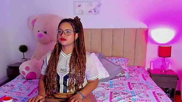 Hill Brownie online show from 5, 12, 2025