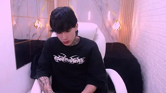 Iantwink18 online show from 9, 3, 2026