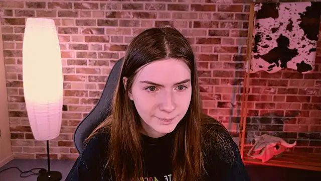 Snapshot of AliceCUNTach chatting on 6, 11, 2025 AliceCUNTach online show from 6, 11, 2025