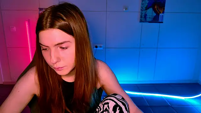 Snapshot of AliceCUNTach chatting on 12, 11, 2025 AliceCUNTach online show from 12, 11, 2025