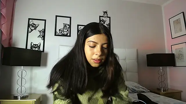 Maia Reficco online show from 28, 10, 2025