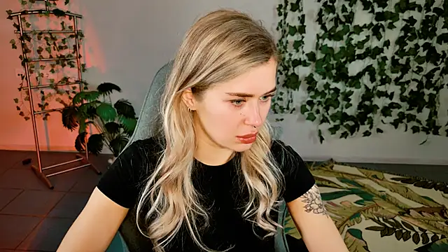 AdelLoyss online show from 10, 9, 2025