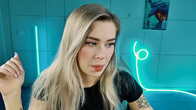 AdelLoyss online show from 5, 10, 2025