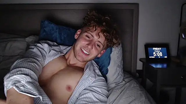 Snapshot of DominantAlex18 chatting on 24, 10, 2025 DominantAlex18 online show from 24, 10, 2025