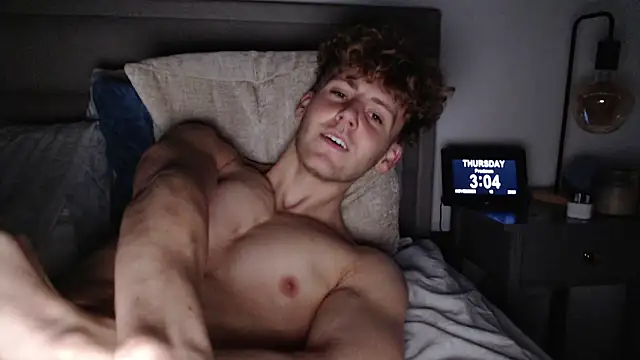 Snapshot of DominantAlex18 chatting on 13, 11, 2025 DominantAlex18 online show from 13, 11, 2025