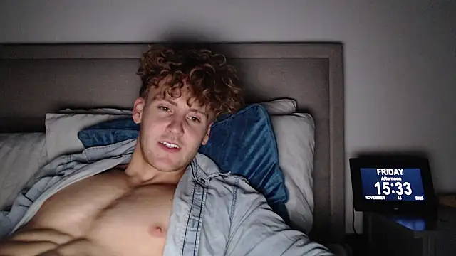 Snapshot of DominantAlex18 chatting on 14, 11, 2025 DominantAlex18 online show from 14, 11, 2025