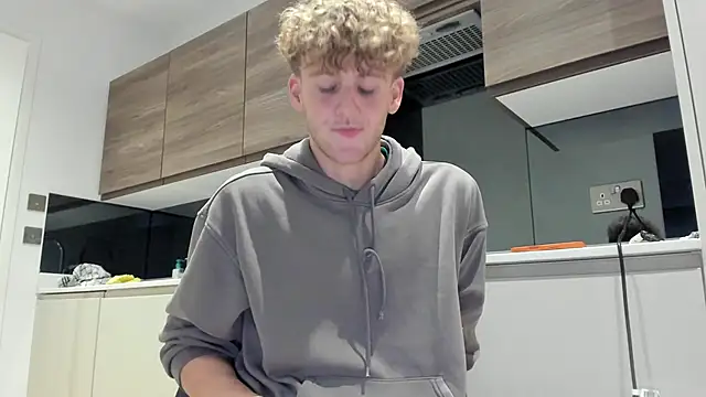 Snapshot of DominantAlex18 chatting on 15, 11, 2025 DominantAlex18 online show from 15, 11, 2025