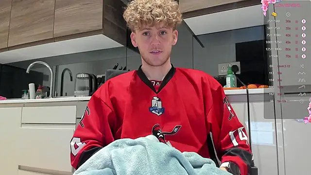 Snapshot of DominantAlex18 chatting on 21, 11, 2025 DominantAlex18 online show from 21, 11, 2025