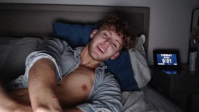 Snapshot of DominantAlex18 chatting on 2, 12, 2025 DominantAlex18 online show from 2, 12, 2025