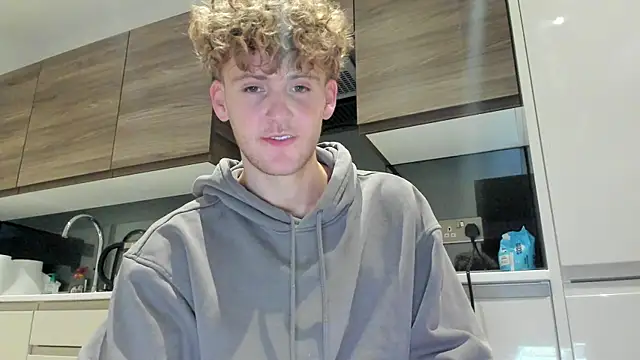 Snapshot of DominantAlex18 chatting on 13, 12, 2025 DominantAlex18 online show from 13, 12, 2025