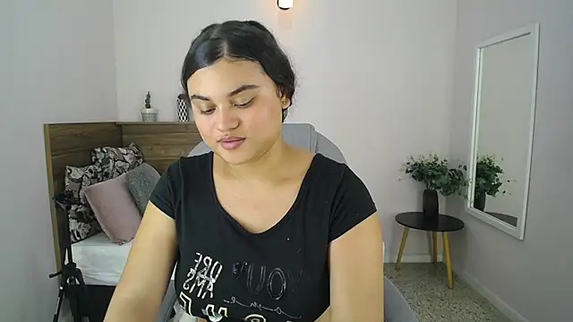 Miabloomm  online show from 8, 10, 2025