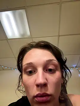 Snapshot of Crooked_Angel chatting on 23, 11, 2025 Crooked Angel online show from 23, 11, 2025